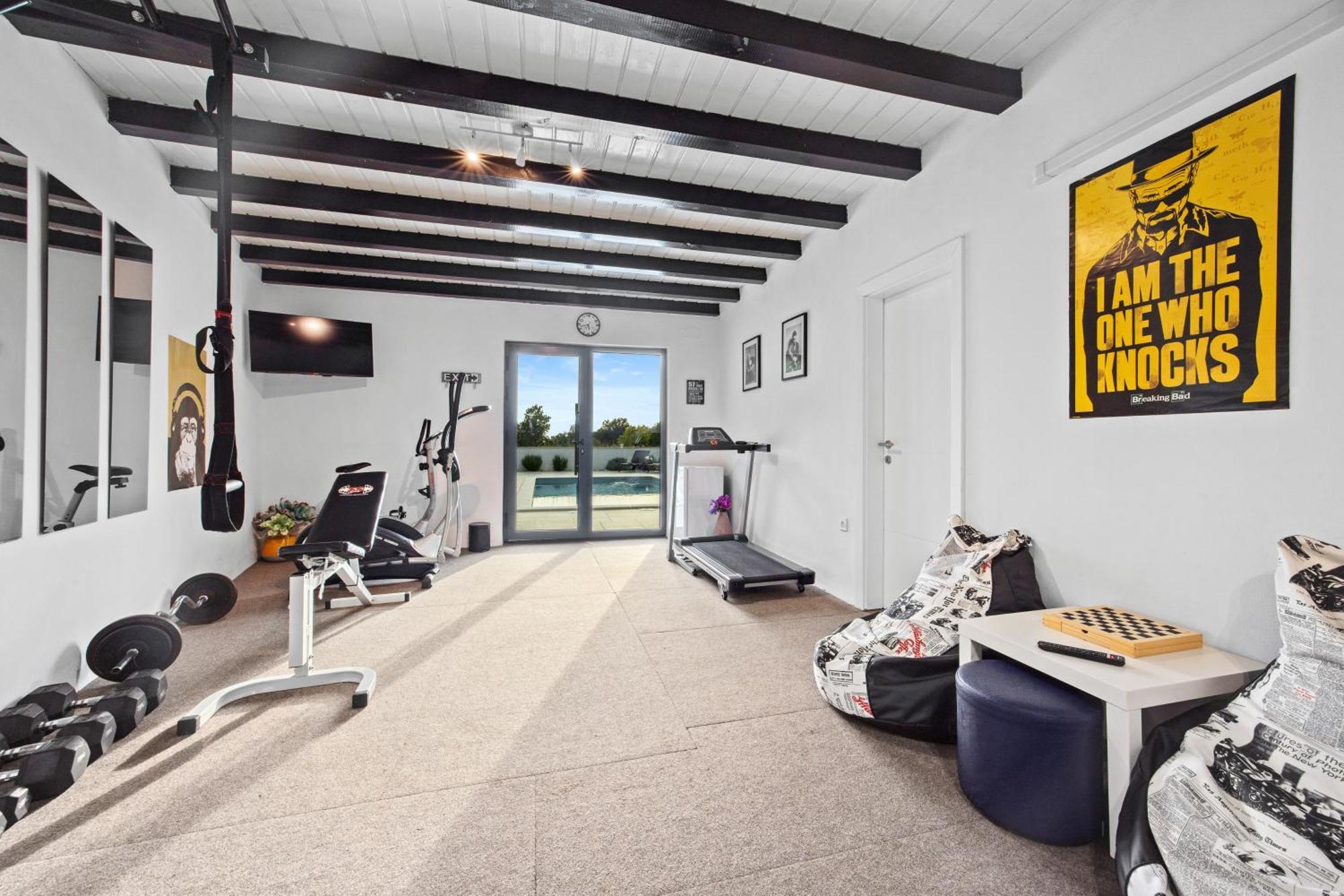 Special Offer! New Luxury Apartment With Pool, Fitness, Outdoor Bar&Grill Buje Bagian luar foto